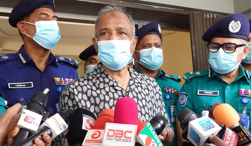 তারেক রহমানের দেশে ফিরতে বাধা নেই: স্বরাষ্ট্র উপদেষ্টা