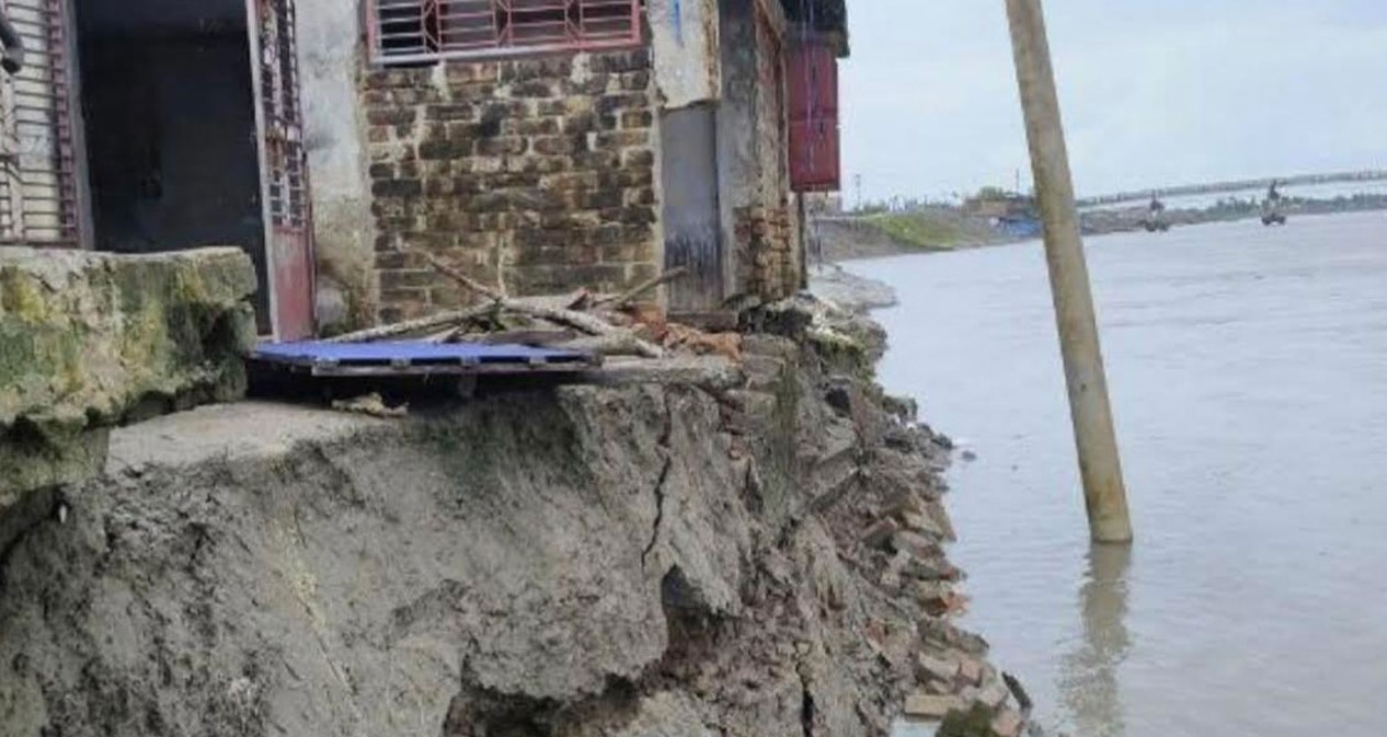 আশাশুনিতে নদী ভাঙন, মসজিদ-মাদরাসা বিলীন হওয়ার শঙ্কা