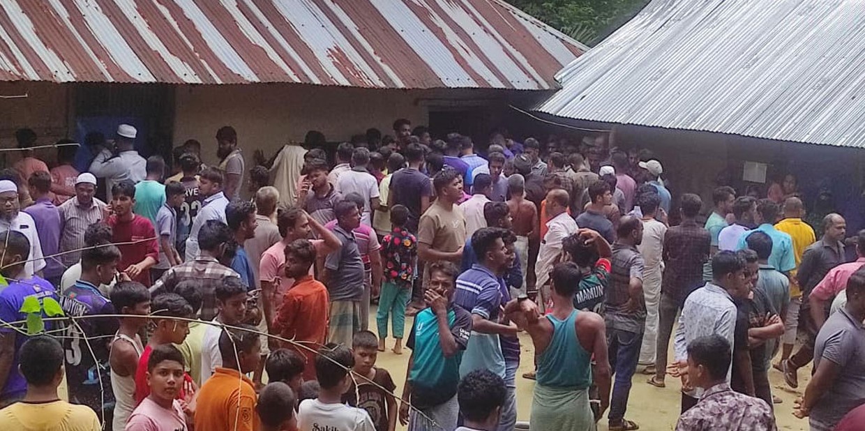 রামগড়ে মা-মেয়েকে গলা কেটে হত্যা