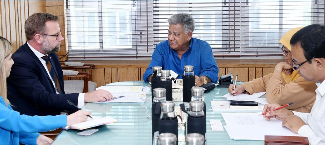 নৌপরিবহন উপদেষ্টার সঙ্গে ডেনমার্কের রাষ্ট্রদূতের সাক্ষাৎ