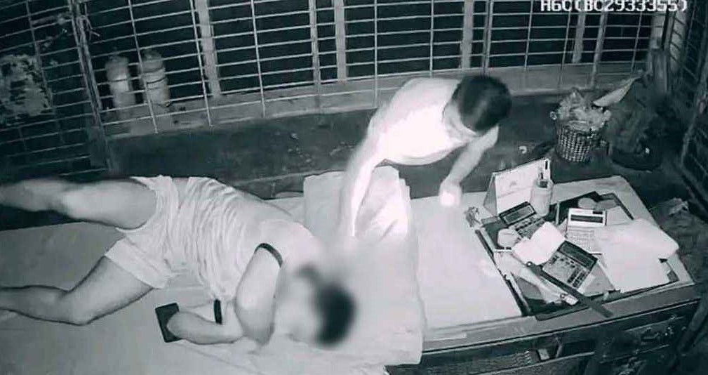 চড়থাপ্পড়ের প্রতিশোধ নিতে হাতুড়ি দিয়ে পিটিয়ে হত্যা