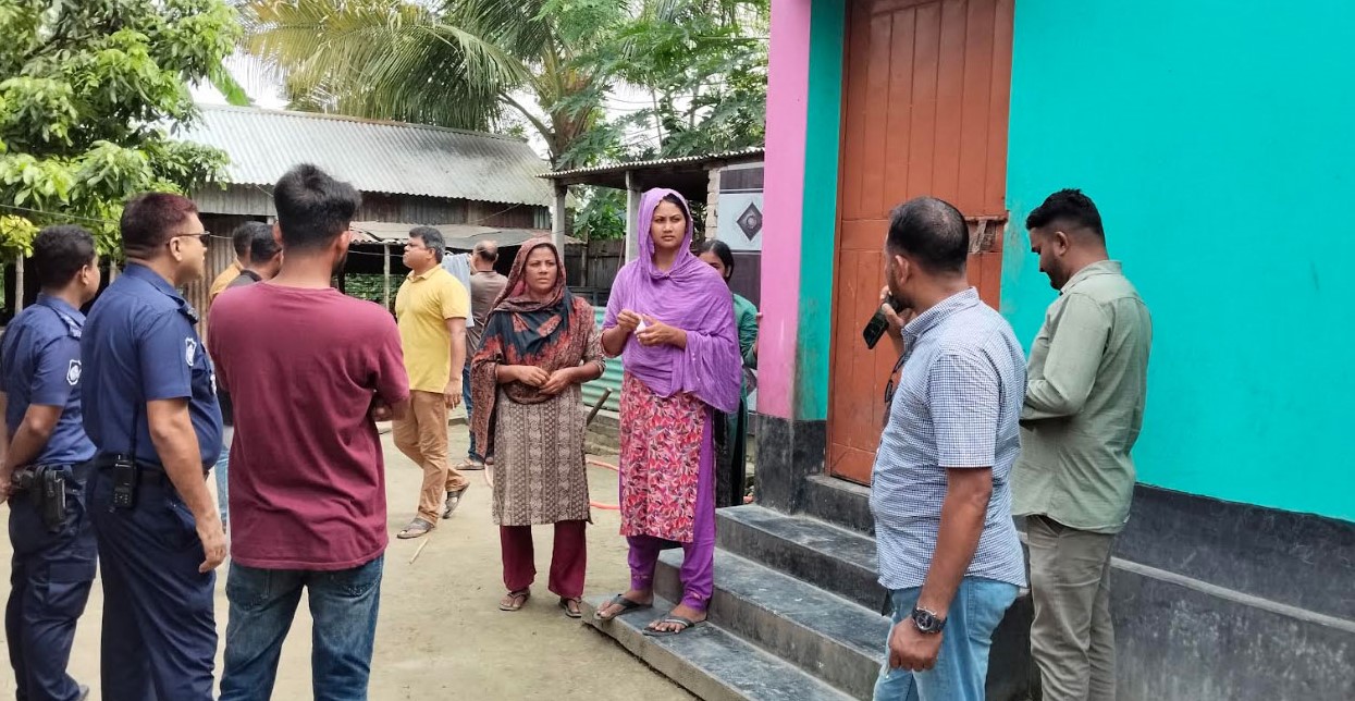 চাঁদা না দেয়ায় প্রবাসীর বাড়িতে যুবদল নেতার হামলা
