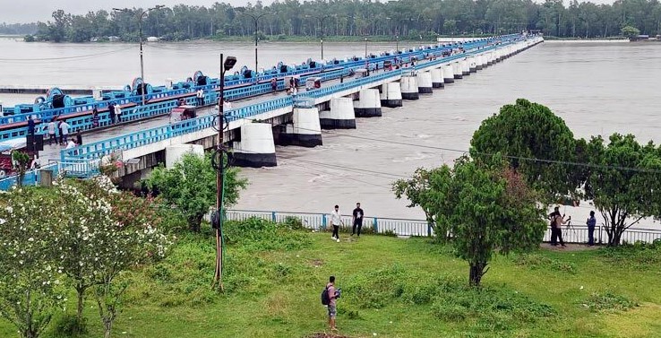 তিস্তায় বেড়েছে পানি, খোলা হলো ব্যারাজের ৪৪ জলকপাট