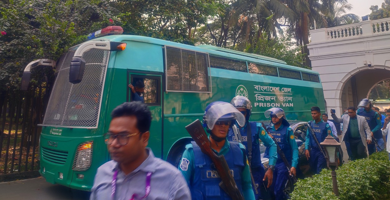 মানবতাবিরোধী অপরাধ: ট্রাইব্যুনালে ১৩ সেনা কর্মকর্তা