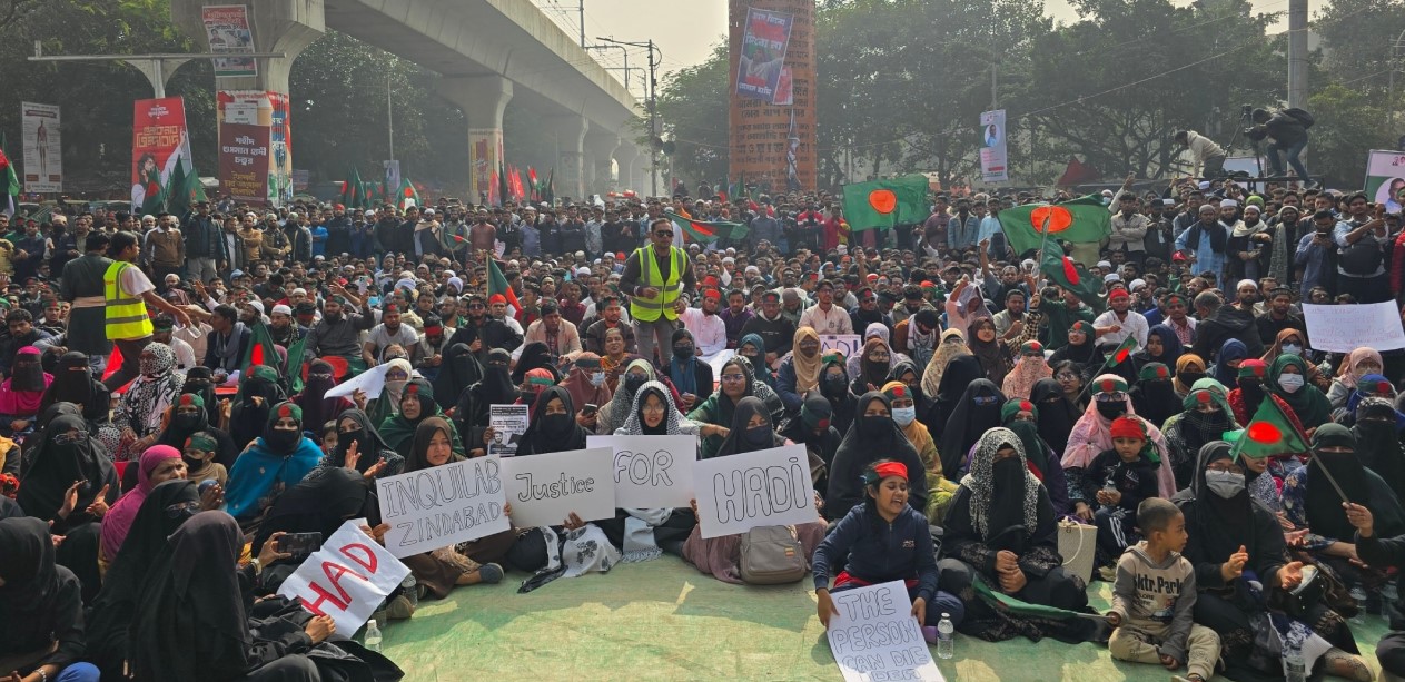 ফের শাহবাগ মোড়ে অবস্থান ইনকিলাব মঞ্চের