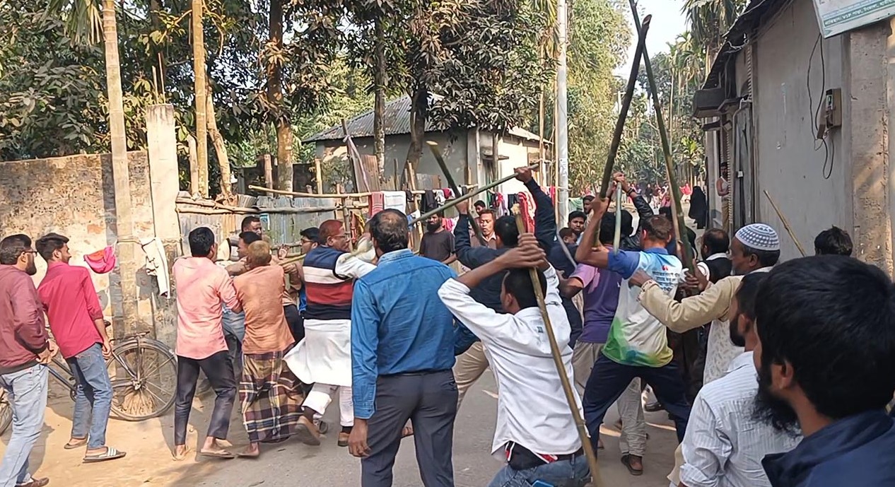 হাতিবান্ধায় বিএনপি-জামায়াত সংঘর্ষ, আহত ২০