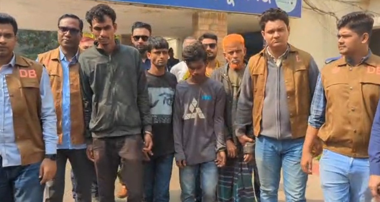 ধারের টাকা শোধ করতে অটোচালককে হত্যা, গ্রেপ্তার ৪