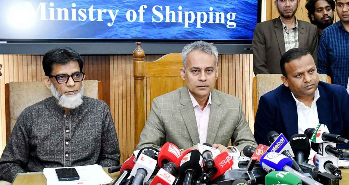 অতিরিক্ত ভাড়া ও যাত্রী-মালামাল বহনের অভিযোগে কঠোর ব্যবস্থা