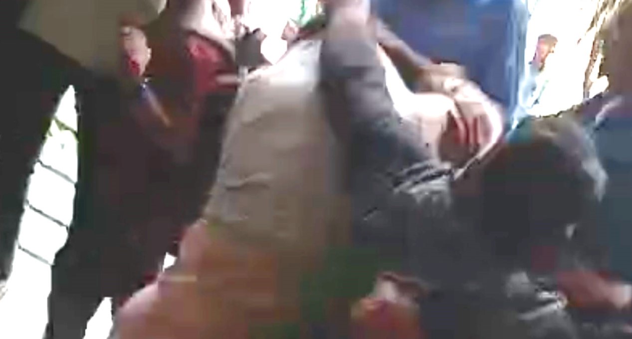 টেন্ডার দাখিল করা নিয়ে জামায়াত নেতাকে পেটালেন বিএনপির নেতাকর্মীরা