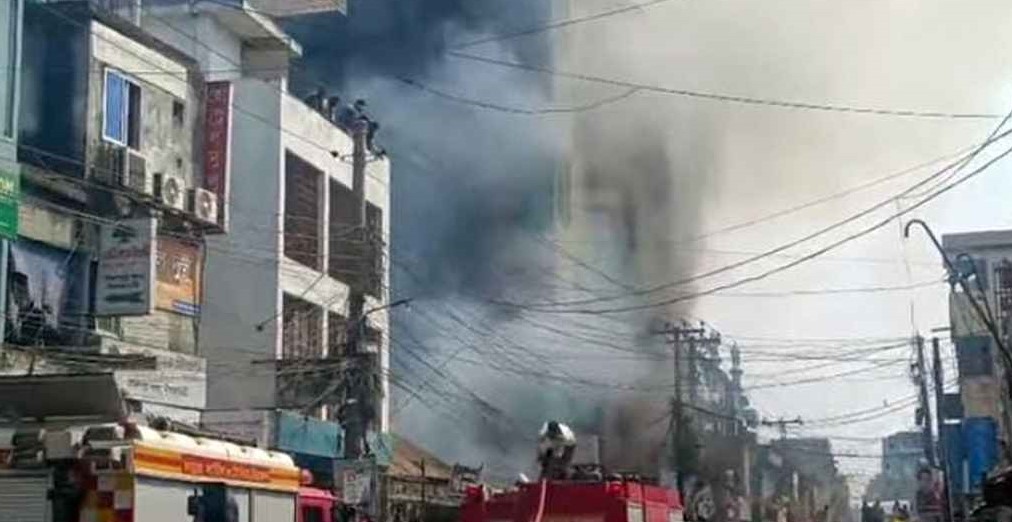 সৈয়দপুরে ব্যাংকে ভয়াবহ আগুন