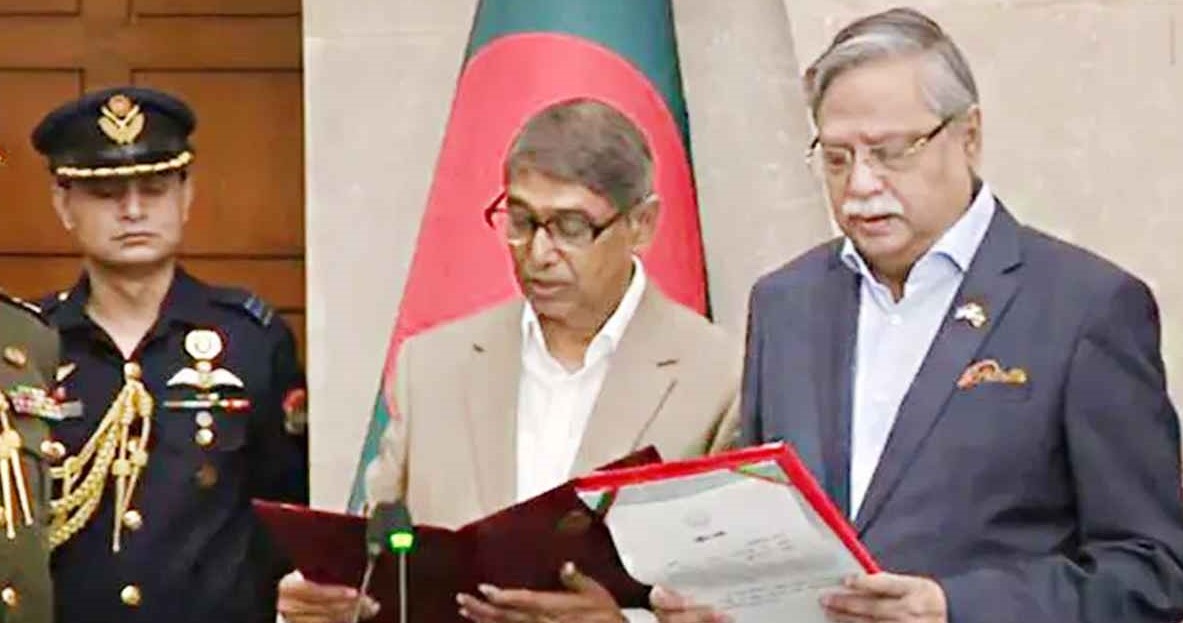 মন্ত্রী হিসেবে শপথ নিলেন আহমেদ আযম খান