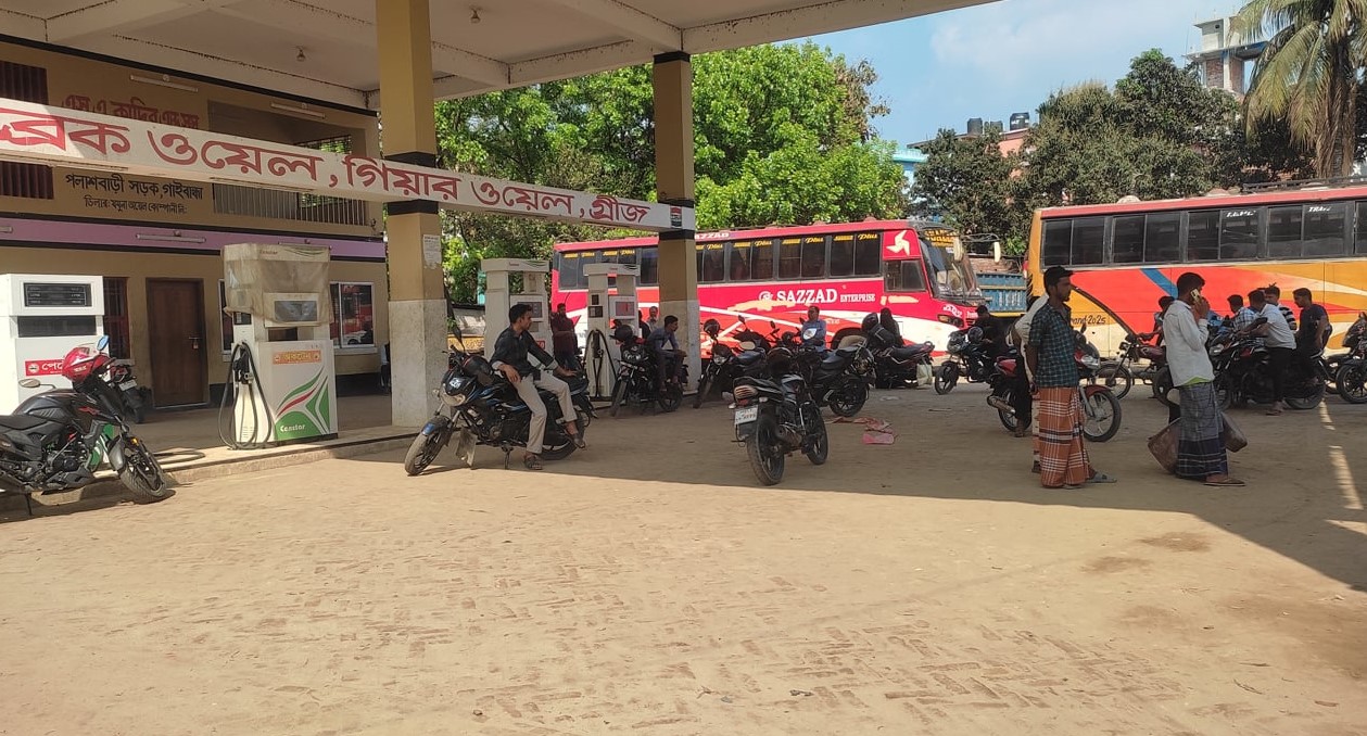 জ্বালানি সংকটে গাইবান্ধায় সব পাম্প বন্ধ