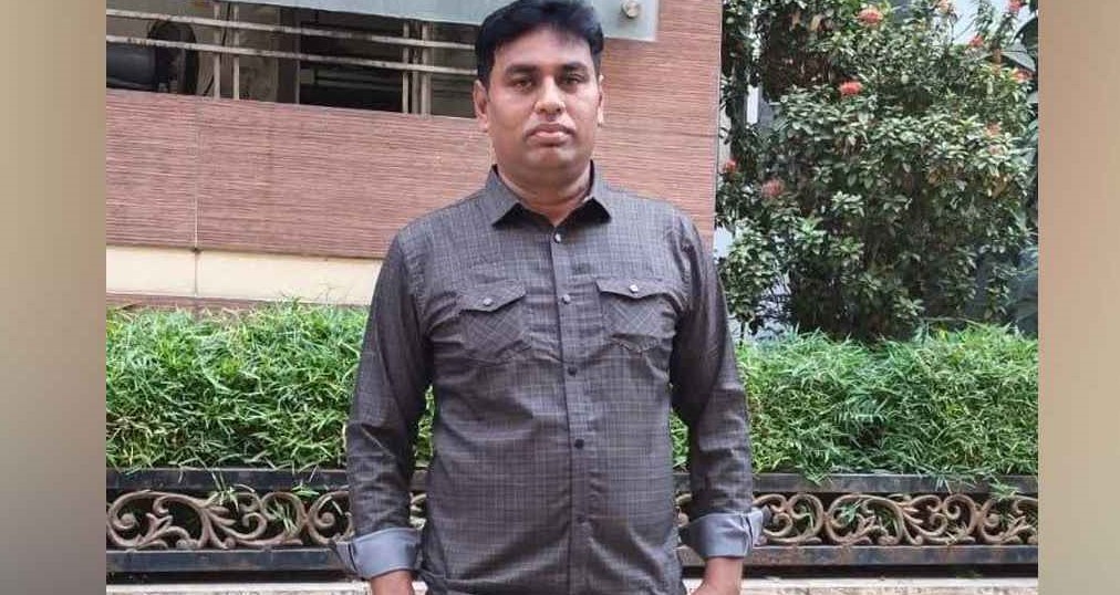 চাল চুরির সংবাদ প্রকাশের জেরে সাংবাদিকের ওপর ইউপি সদস্যের হামলা