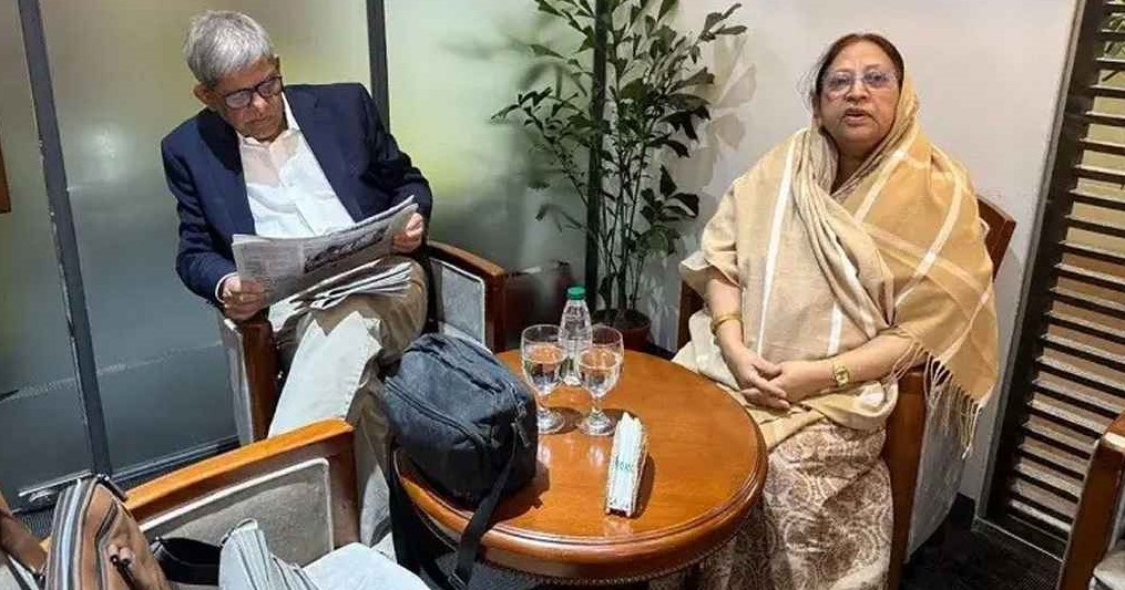 সস্ত্রীক সিঙ্গাপুর গেলেন মির্জা ফখরুল ইসলাম আলমগীর