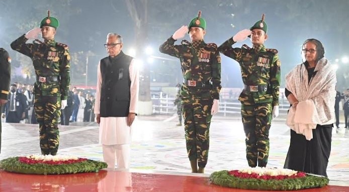 ভাষা শহীদদের প্রতি রাষ্ট্রপতি ও প্রধানমন্ত্রীর শ্রদ্ধা