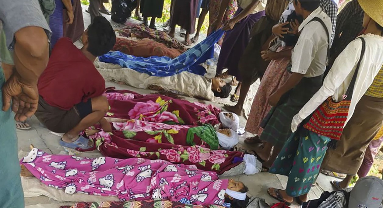 মিয়ানমারে স্কুলে জান্তা বাহিনীর হামলা, ২০ শিশুসহ নিহত ২২