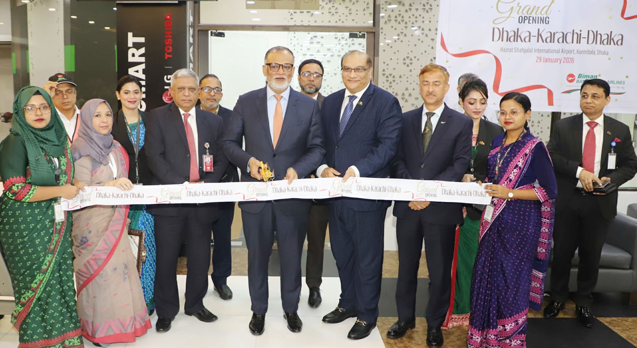 একযুগ পর ১৫০ যাত্রী নিয়ে পাকিস্তানের উদ্দেশ্যে উড়লো বিমান