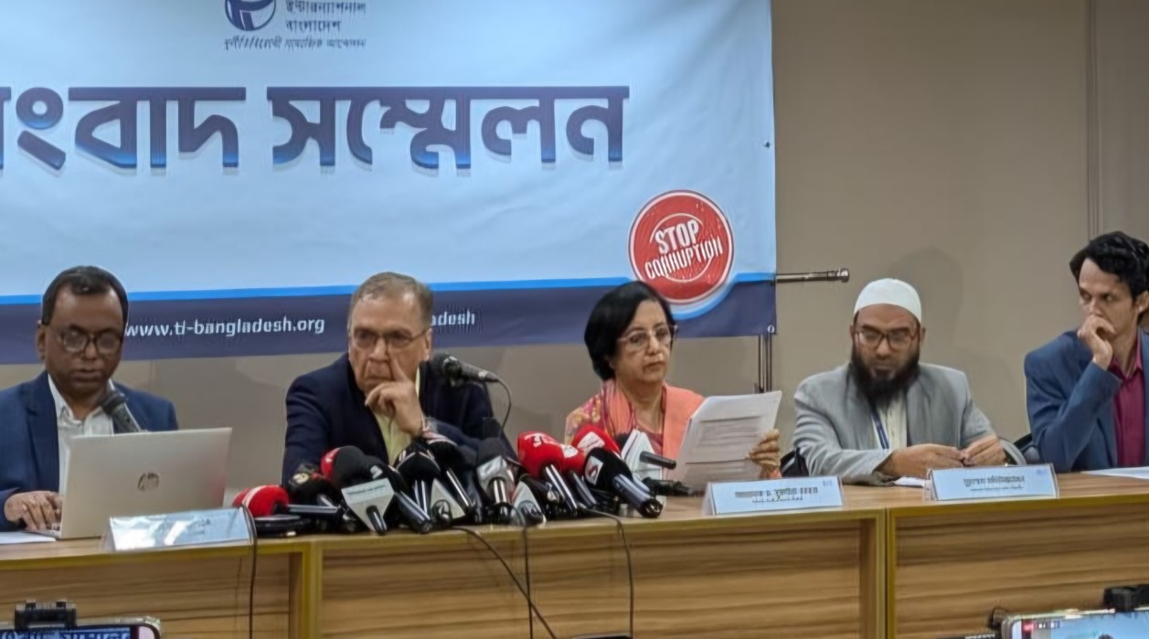 নতুন গভর্নরের নিয়োগ বাতিল চাইল টিআইবি