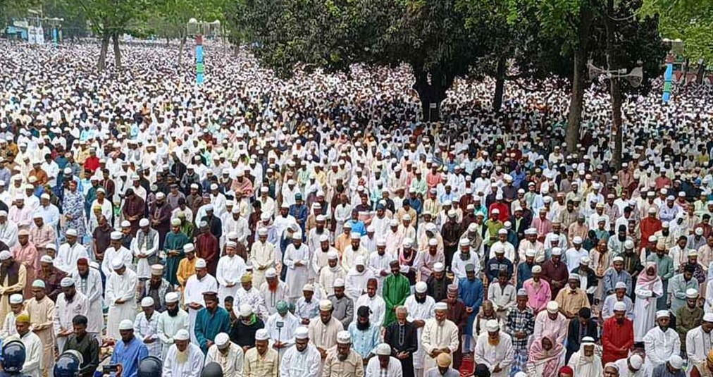 শোলাকিয়ায় ১৯৯তম ঈদ জামাতে ছয় লাখ মুসল্লির সমাগম