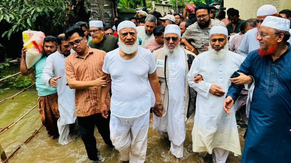 চট্টগ্রামে বন্যাদুর্গত এলাকা পরিদর্শনে বিরোধীদলীয় নেতা