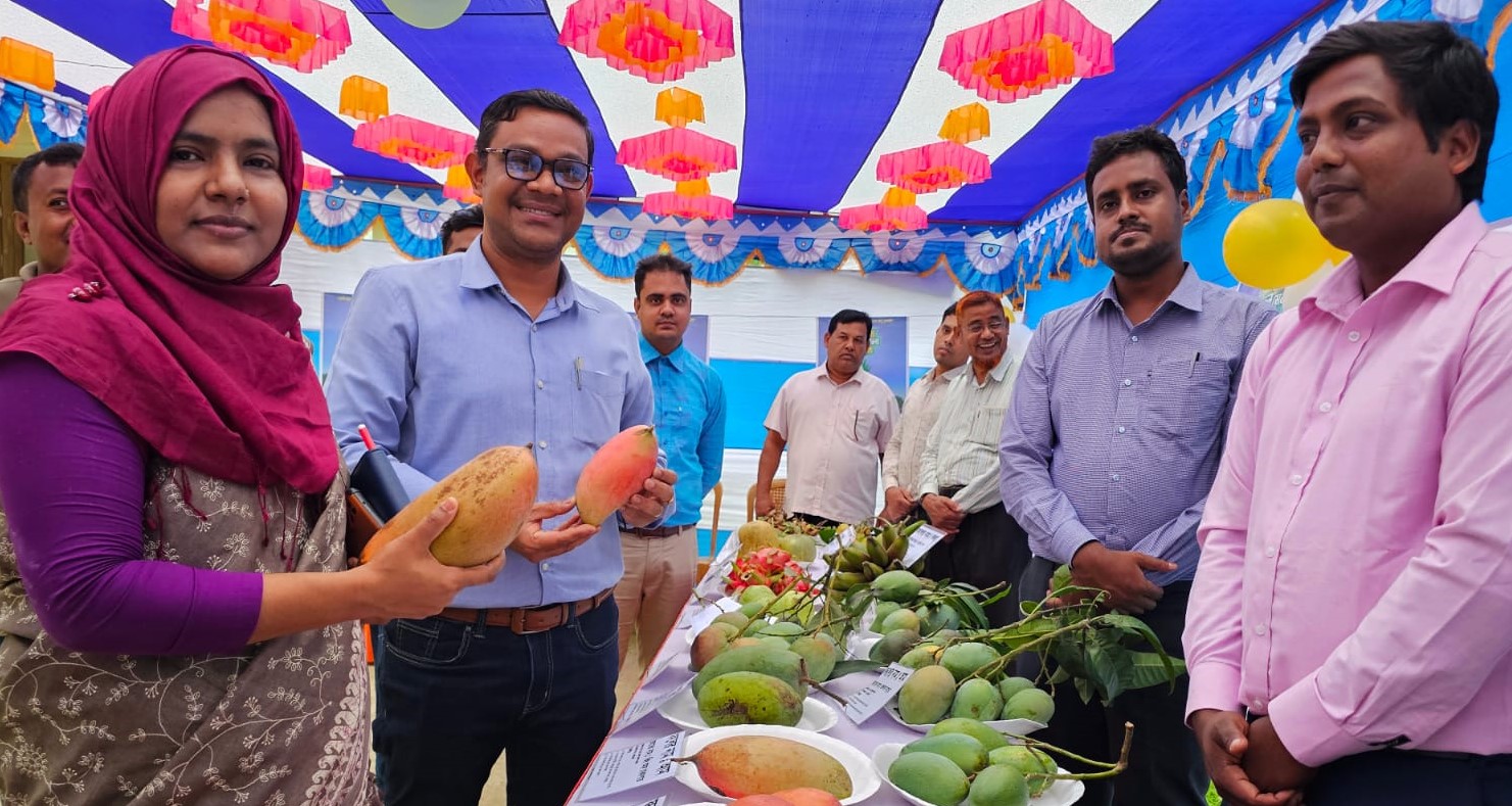 ধামইরহাটে জাতীয় ফলমেলা ২০২৫ উদ্বোধন