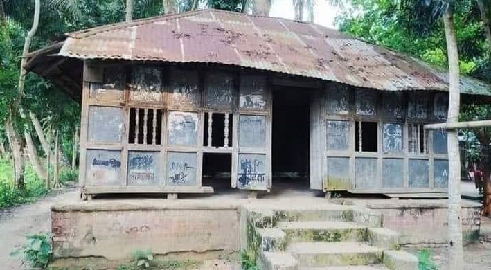 কালের বিবর্তনে হারিয়ে যাচ্ছে কাচারি ঘর