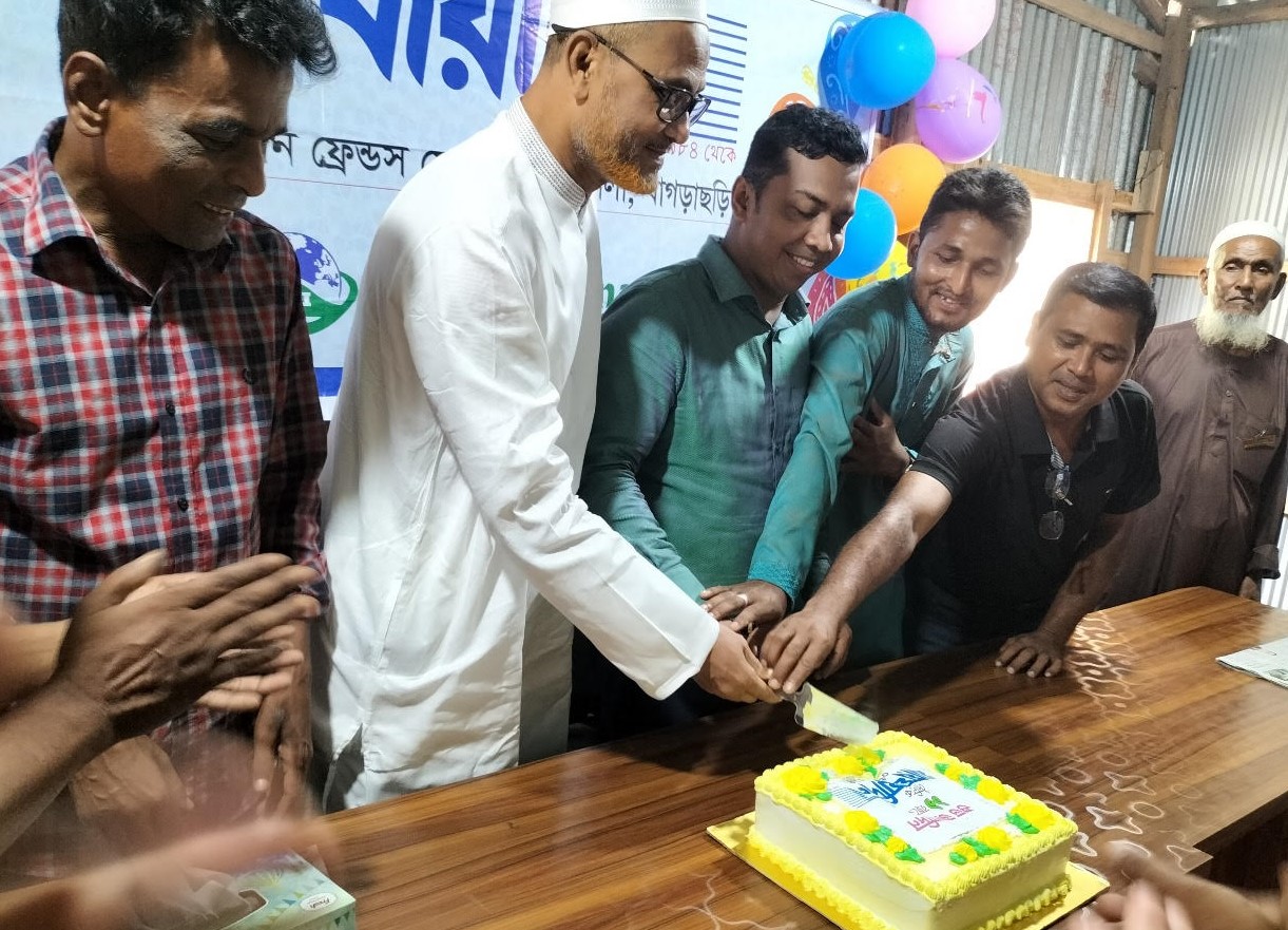 দীঘিনালায় দৈনিক যায়যায়দিন পত্রিকার ১৯তম জন্মদিন পালন