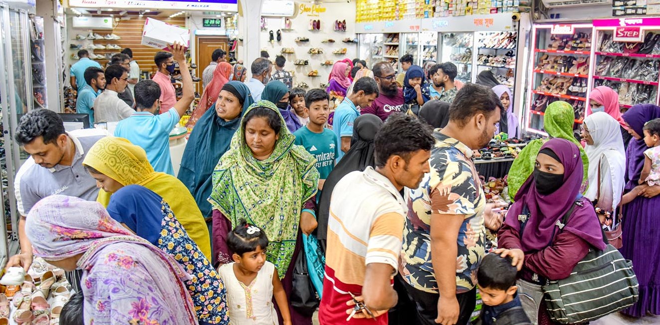 গাইবান্ধায় ঈদের বাজার জমে উঠেছে