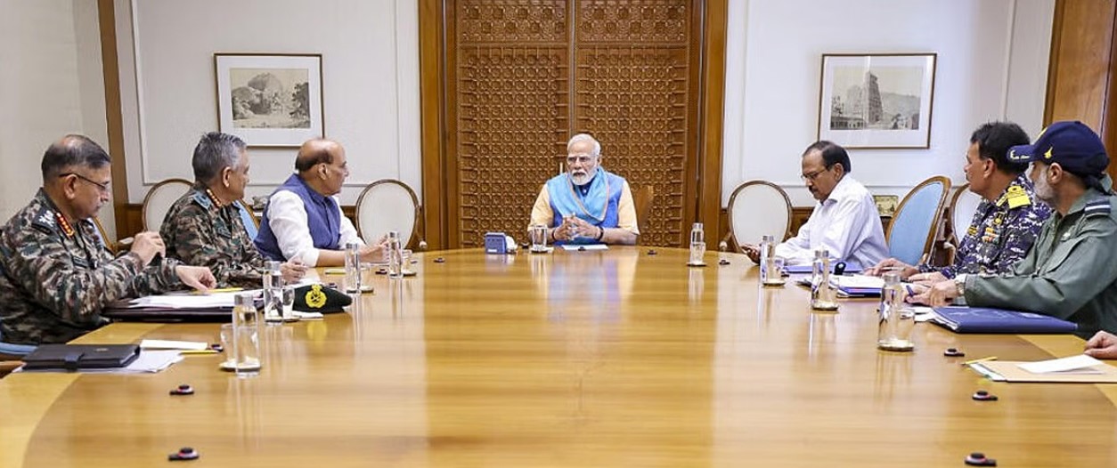 ভারতের সশস্ত্র বাহিনীর প্রধানদের সঙ্গে মোদির জরুরি বৈঠক
