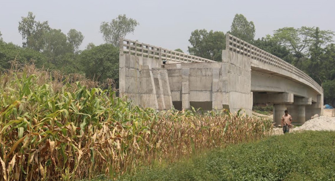 বোদার ৬ কোটির সেতু কাজেই আসছে না