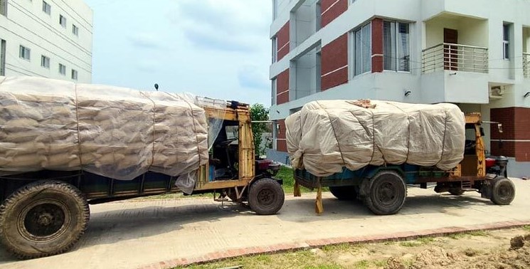 সিংড়ায় ১৬ টন সরকারি চাল উদ্ধার করলো সেনাবাহিনী
