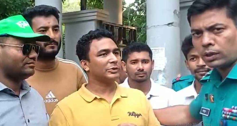 ছাত্রদলের কর্মসূচিতে গিয়ে ছাত্রলীগ নেতা রেজা আটক