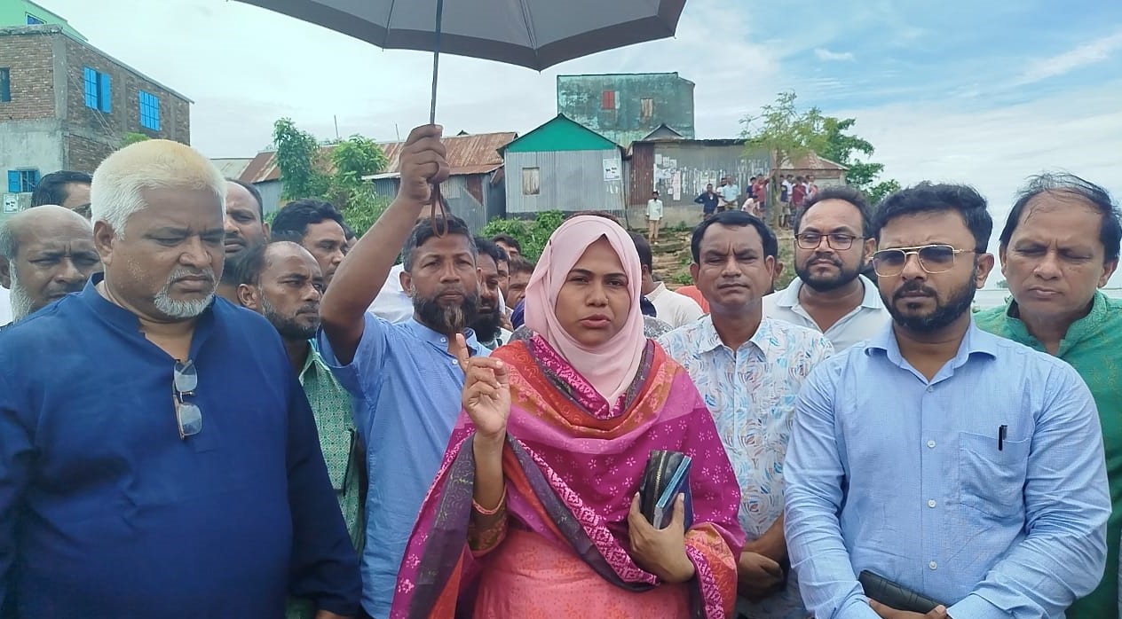 নদী ভাঙন আতঙ্কে চাতলপাড়বাসী, প্রশাসনের পরিদর্শন