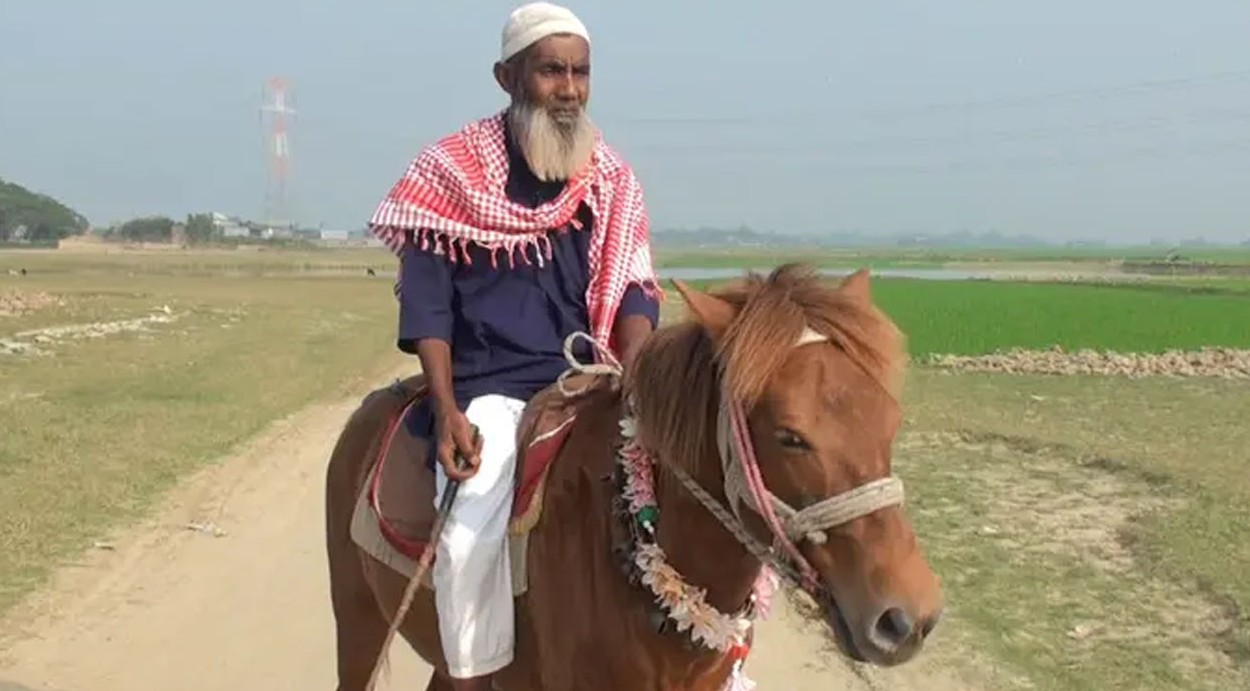 বিনা পারিশ্রমিকে ৩ হাজারের বেশি কবর খোঁড়া মনু মিয়া আর নেই