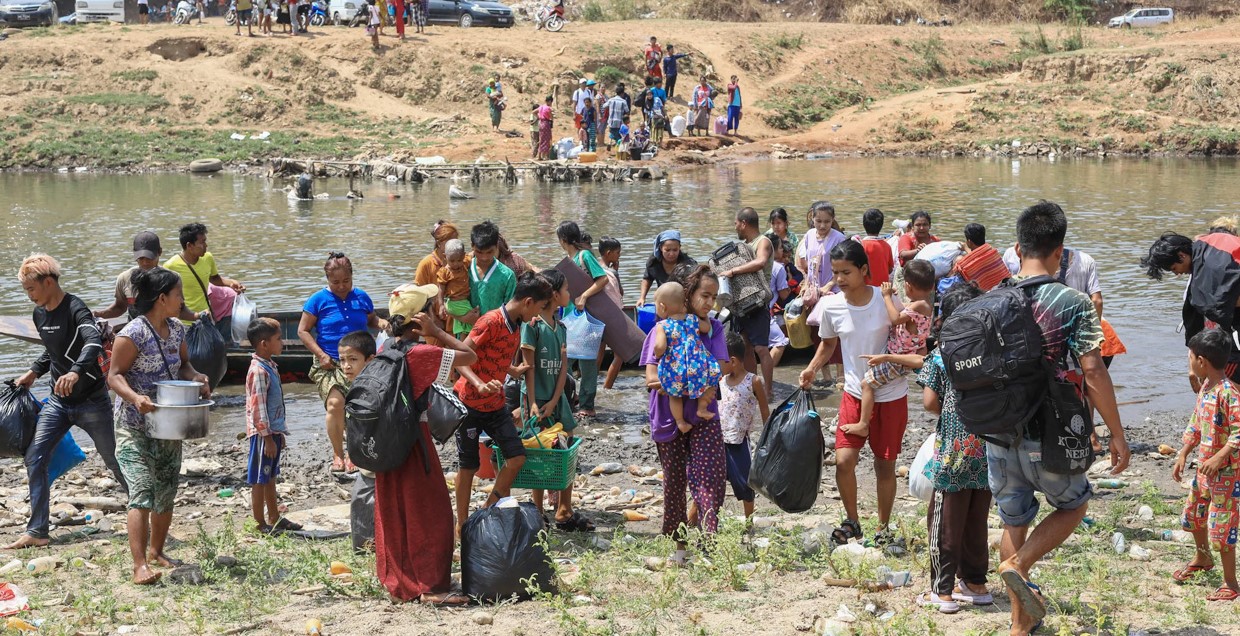 বিদ্রোহীদের হামলায় থাইল্যান্ড পালাচ্ছেন মিয়ানমারের জান্তা সৈন্যরা