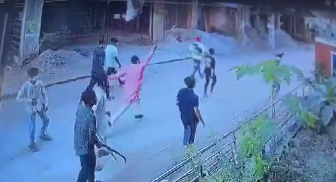 রাজধানীতে ৫ কোটি টাকা চাঁদা না পেয়ে হামলা গুলি