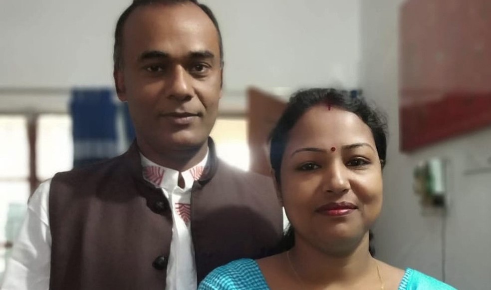 বাংলাদেশের বেতন ভাতায় ভারতে থাকেন ডাসারের শিক্ষক দম্পতি