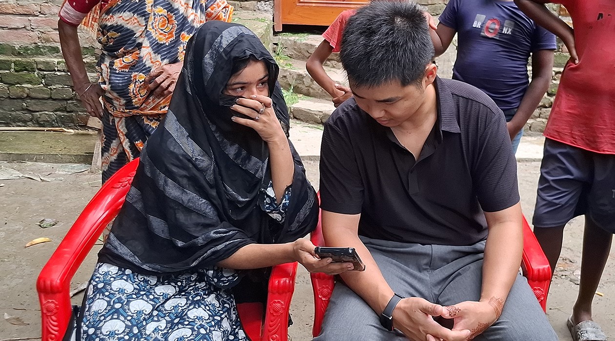 সুমাইয়ার টানে মাদারীপুর ছুটে এলেন চীনা যুবক