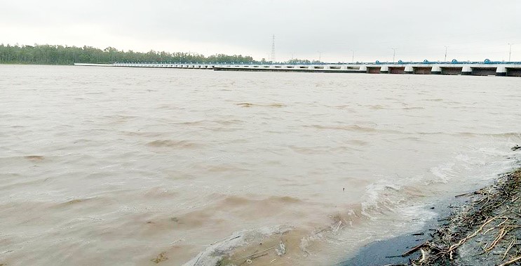 কমেছে তিস্তার পানি, স্বস্তি ফিরলেও ভাঙনের আশঙ্কা