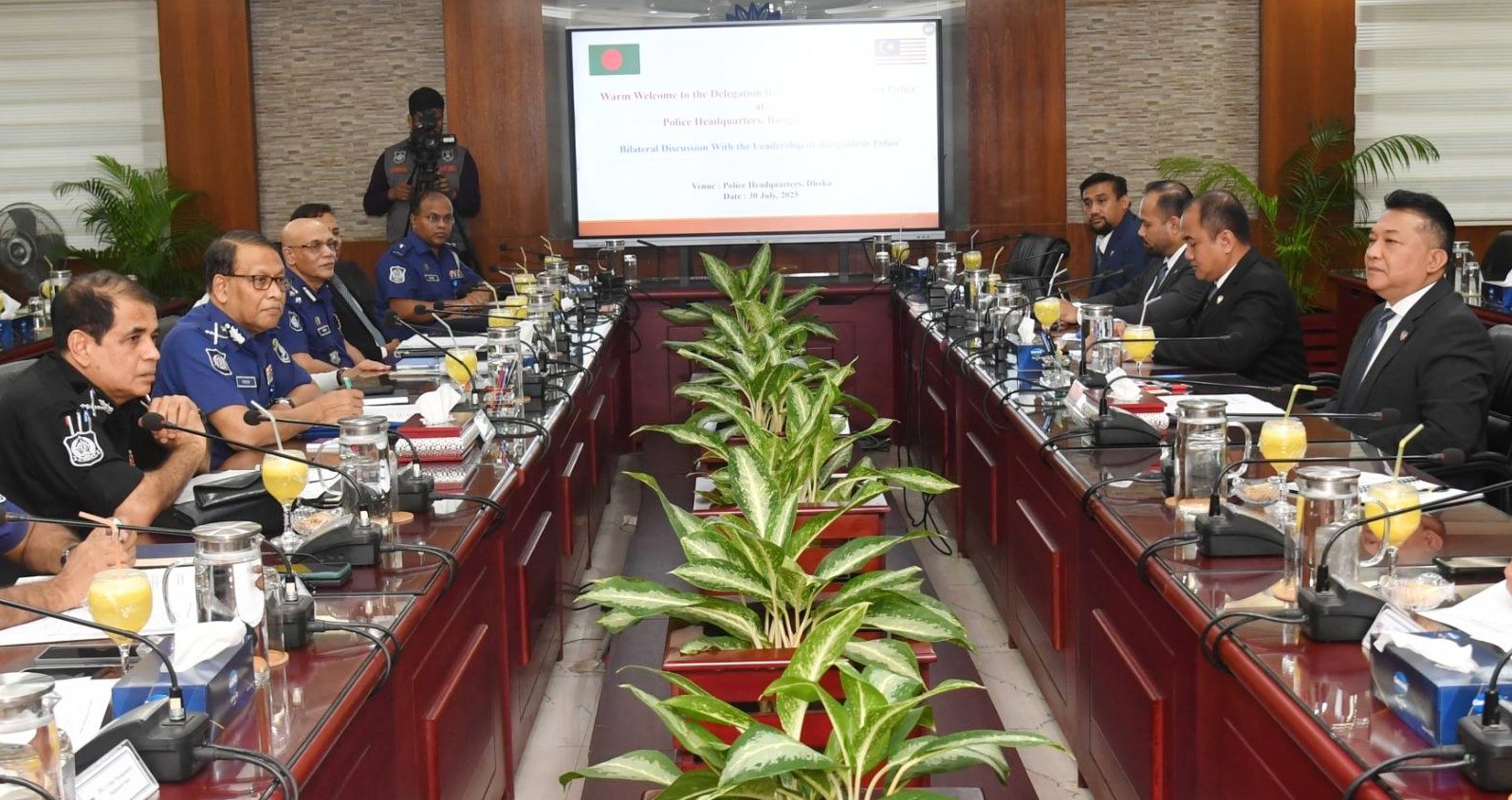 বাংলাদেশ ও মালয়েশিয়া পুলিশের মধ্যে সহযোগিতা বৃদ্ধিতে বৈঠক