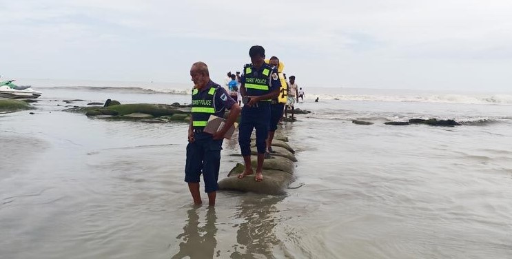 সুন্দরবনে ডাকাত আসাবুর বাহিনীর দুই সহযোগী আটক