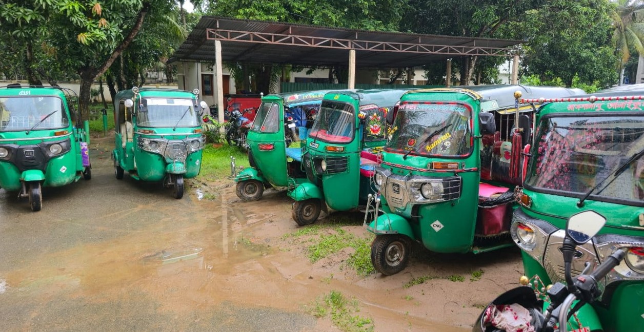 ৬টি চোরাইকৃত সিএনজিসহ ১জনকে গ্রেপ্তার