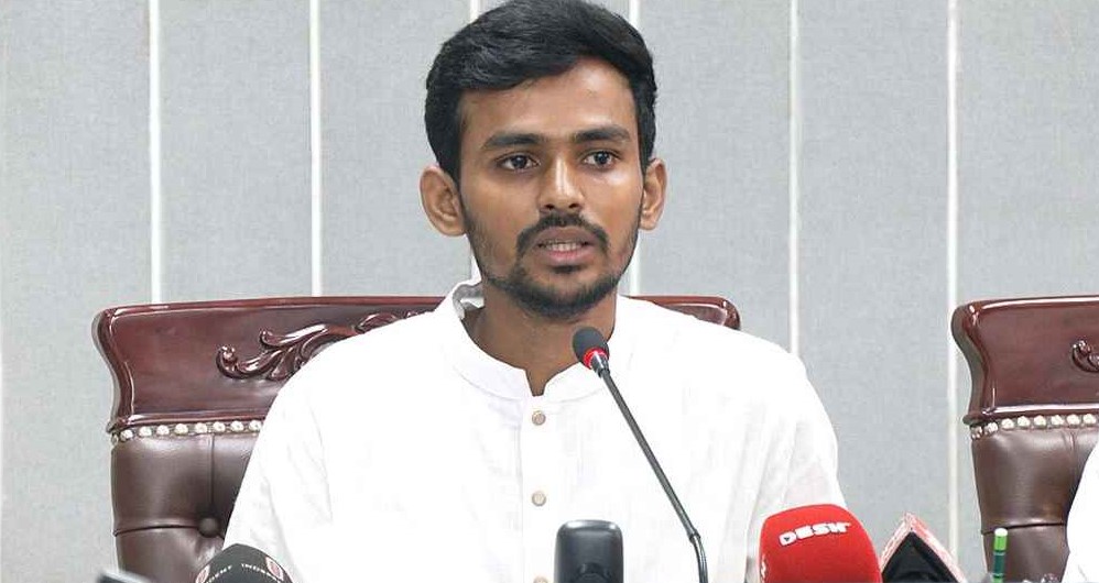 চাঁদাবাজিতে আমার সংশ্লিষ্টতা নেই: উপদেষ্টা আসিফ মাহমুদ