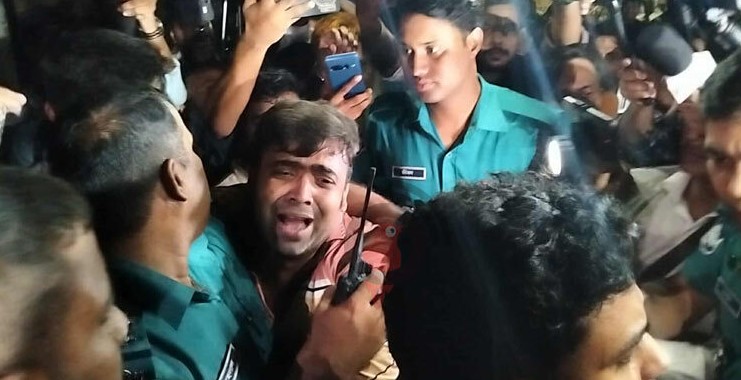 আওয়ামী লীগ সন্দেহে ৩২ নম্বরে গণপিটুনি