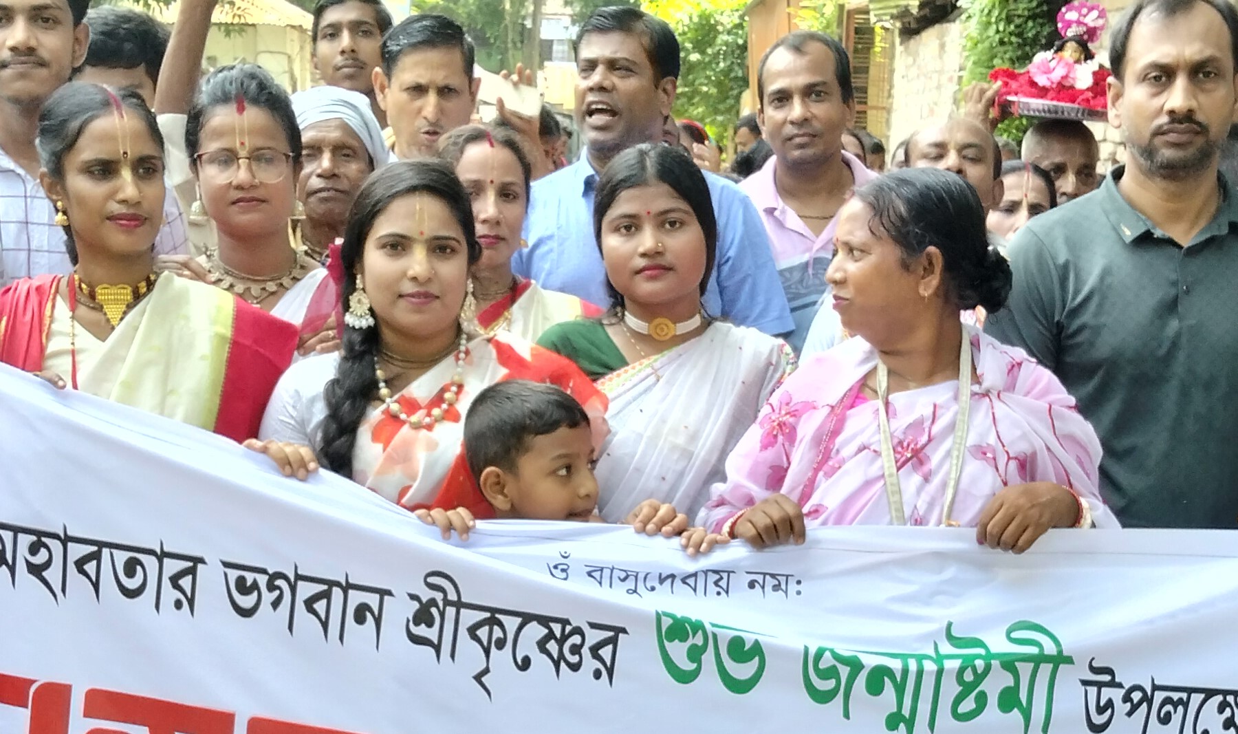 বর্ণাঢ্য আয়োজনে সোনাতলায় পরমেশ্বর শ্রীকৃষ্ণের আবির্ভাব তিথি পালিত