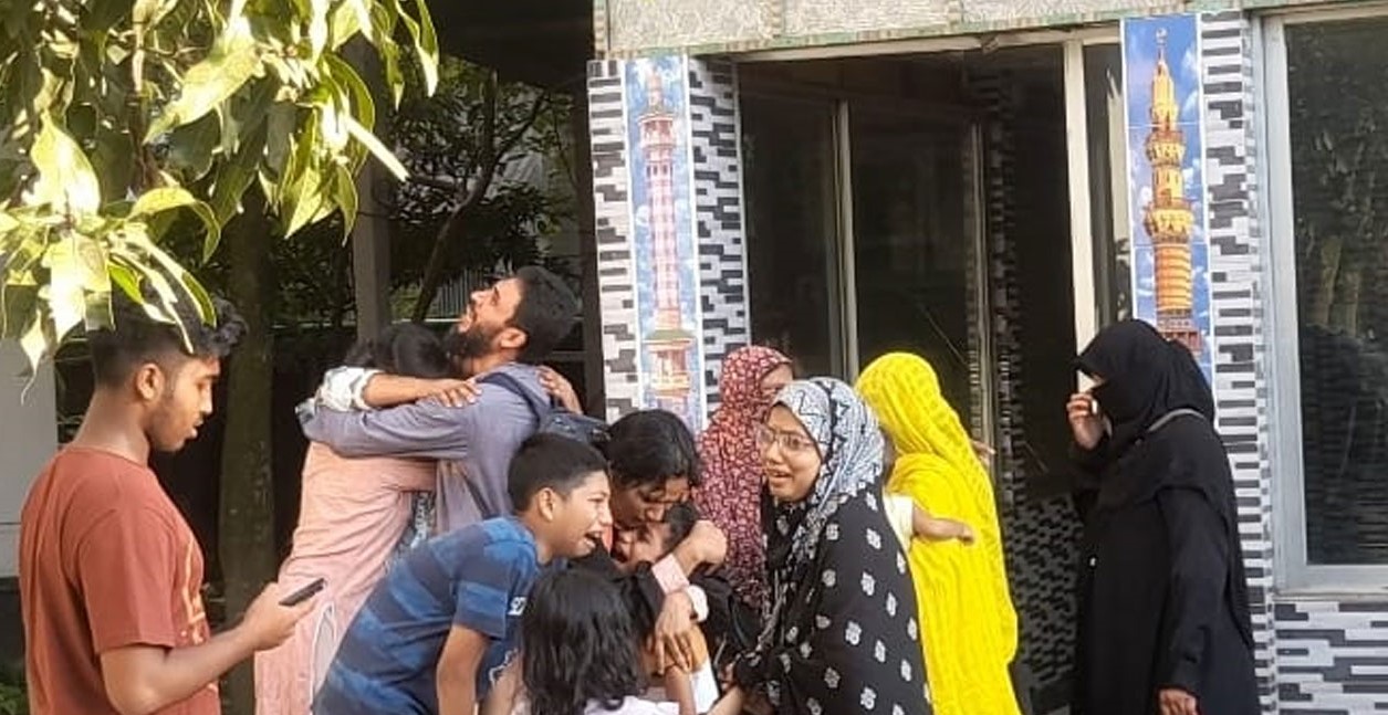 বৃদ্ধ বাবা-মাকে নিয়ে বরুড়া যাচ্ছিলেন দুই ছেলে, পথে সবাই শেষ