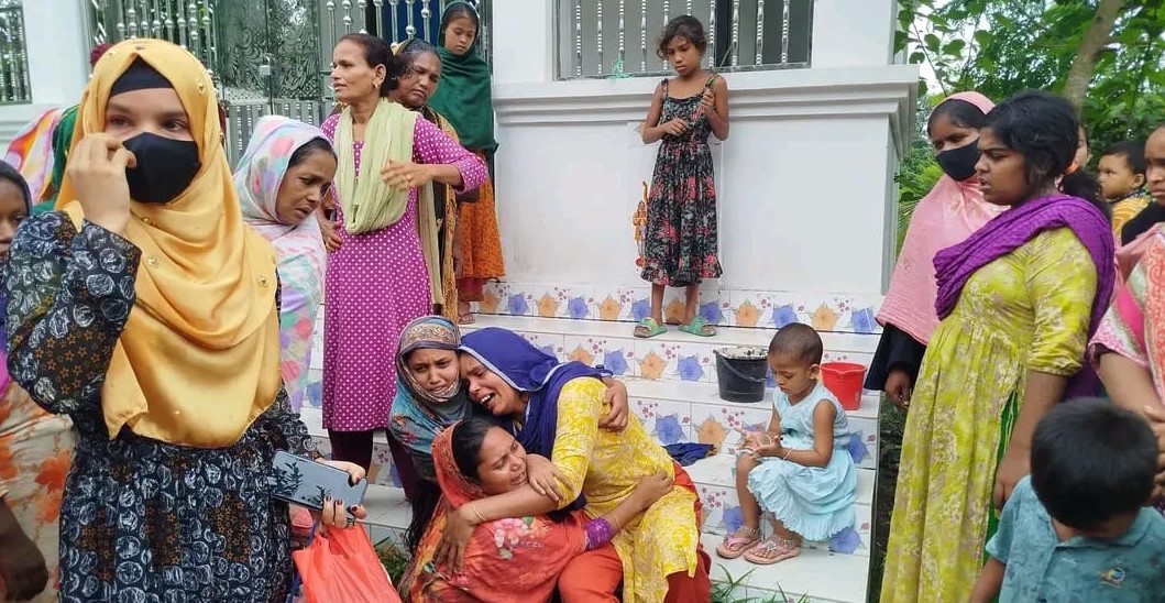 হোমনায় পেট কেটে ভুরি বের করে হত্যা
