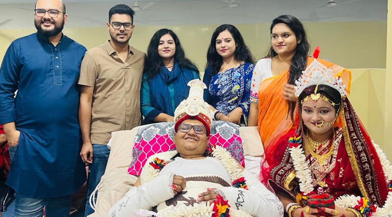 মানিকগঞ্জে হাসপাতালের বেডেই বিয়ে সম্পন্ন