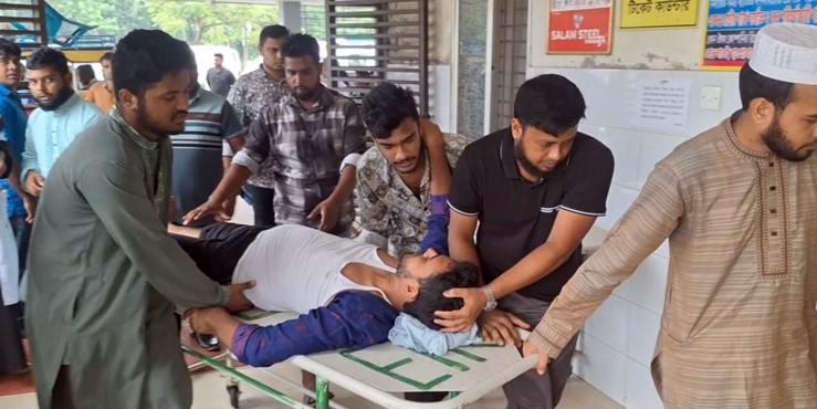মুলাদীতে ছাত্রদল-শিবির সংঘর্ষে আহত ২৫