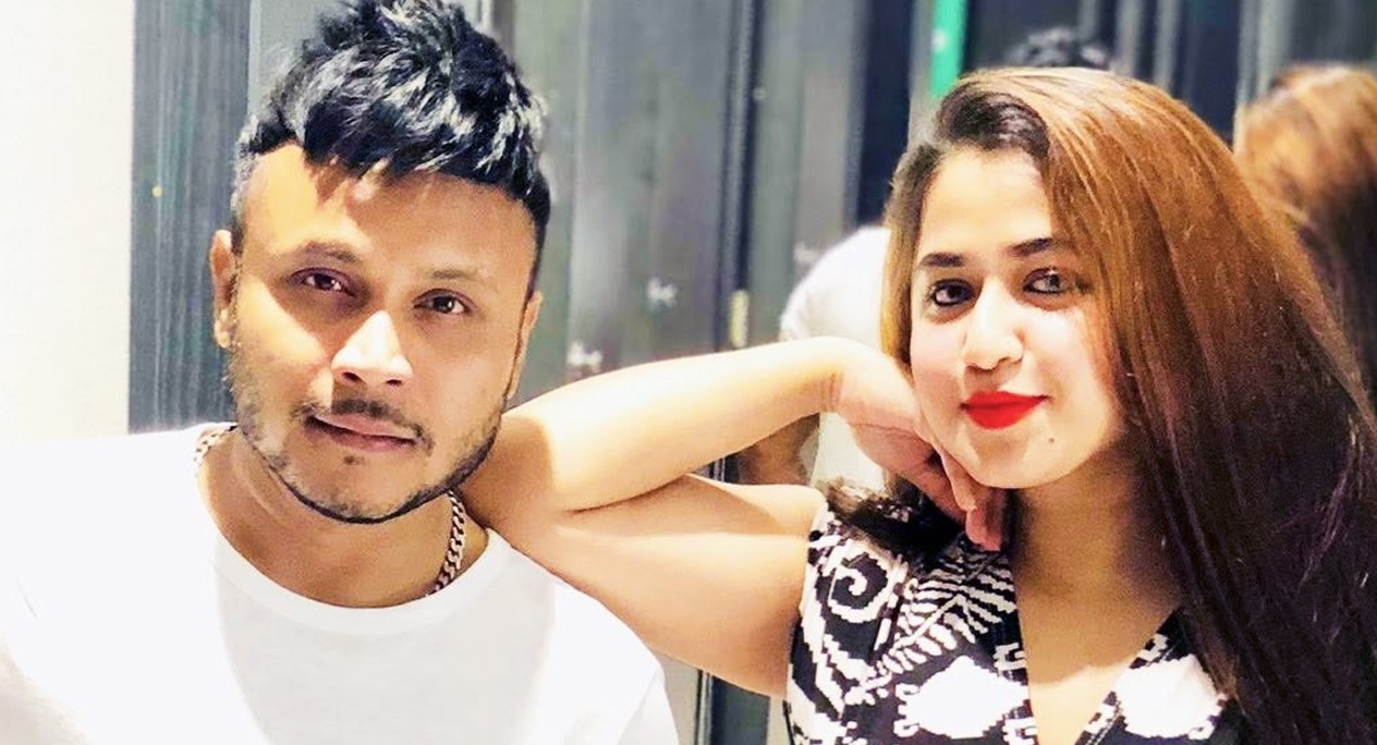 শুভর সঙ্গে মালয়েশিয়া ঘুরছেন অন্তরা!